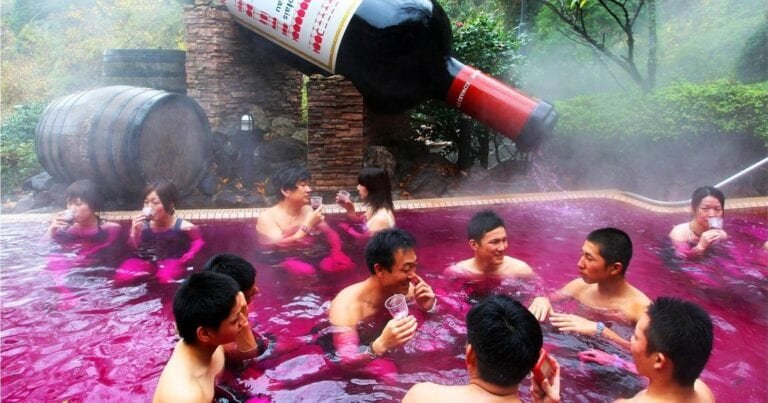 10 destinații neobișnuite în care vizitatorii uită pe ce planetă sunt