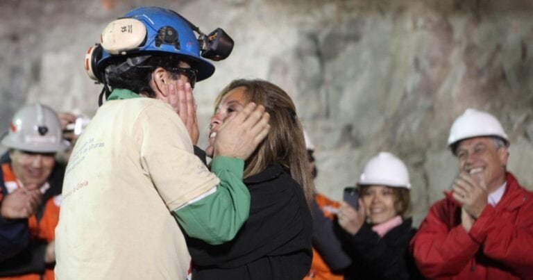 20 de îmbrățișări emoționale care iți vor încălzi inima